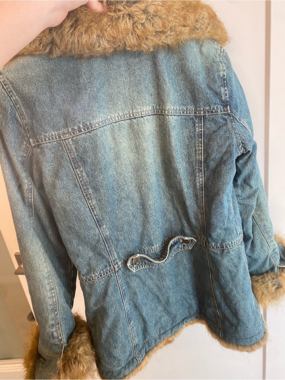 Vintage Y2K Denim Jacket with Brown Faux-Fur Trim - Picture 10 of 13